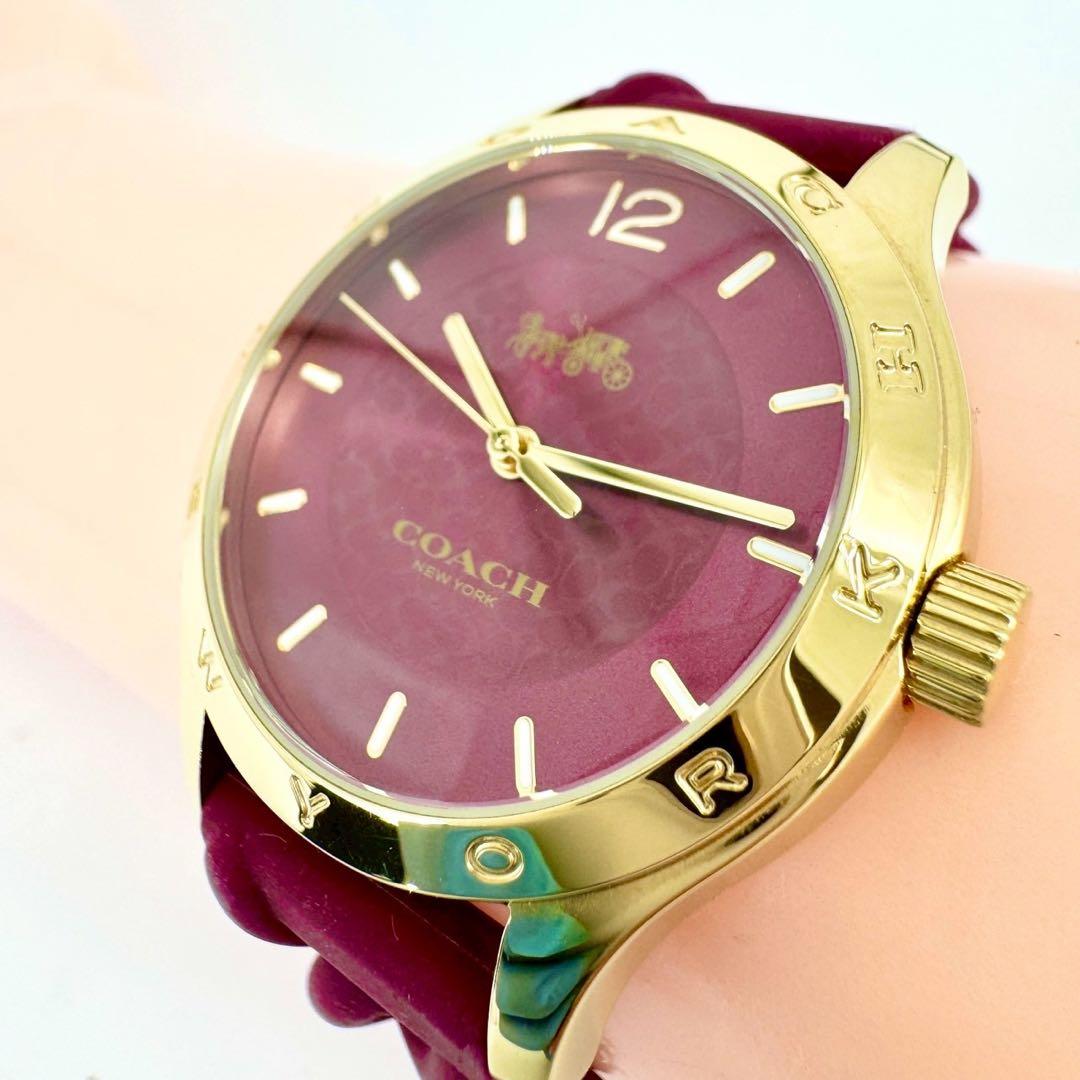 【箱・ほぼ未使用】COACH コーチ ゴールド シグネチャー ラバー 腕時計