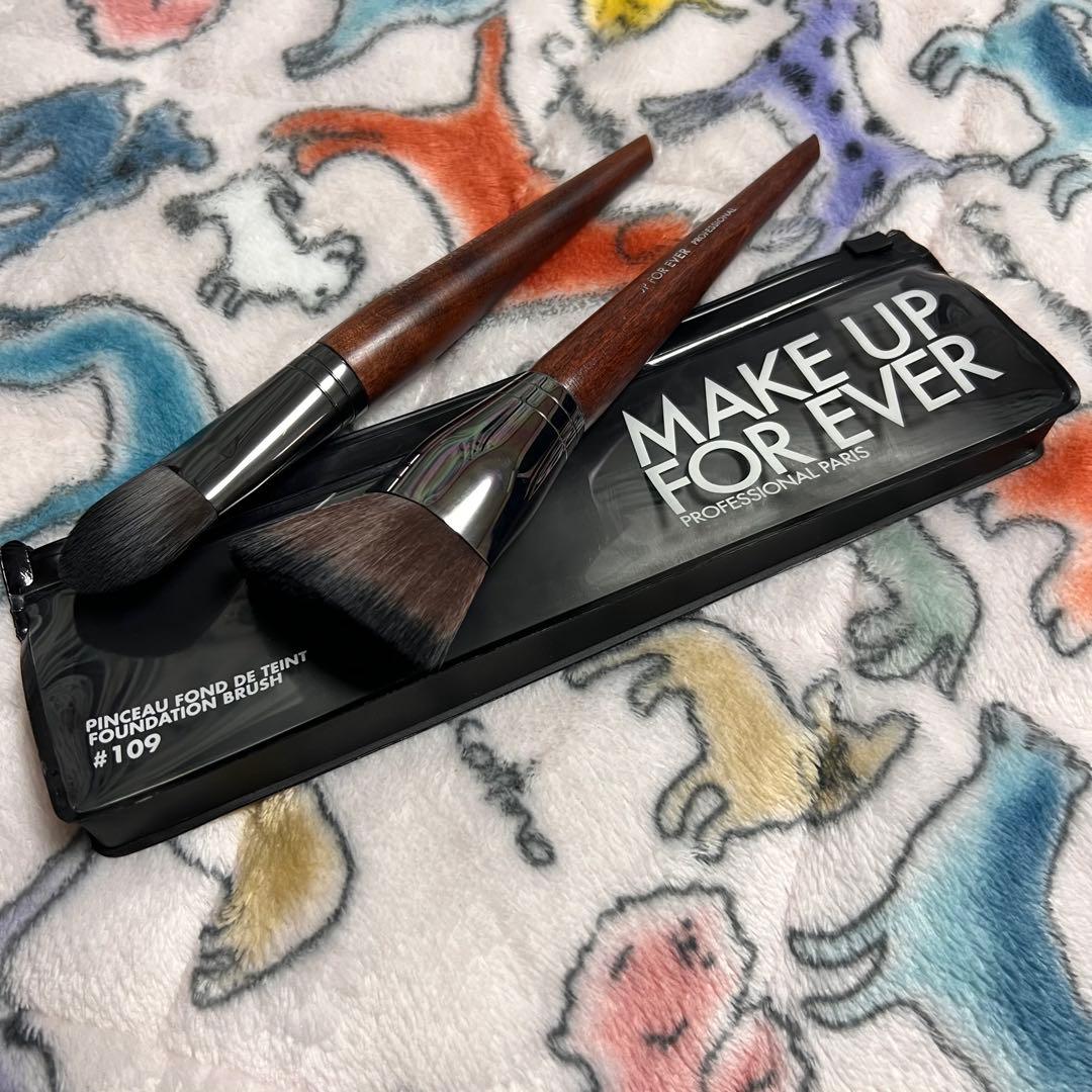 メイクアップフォーエバー　ブラシ2本セット　ケース付き