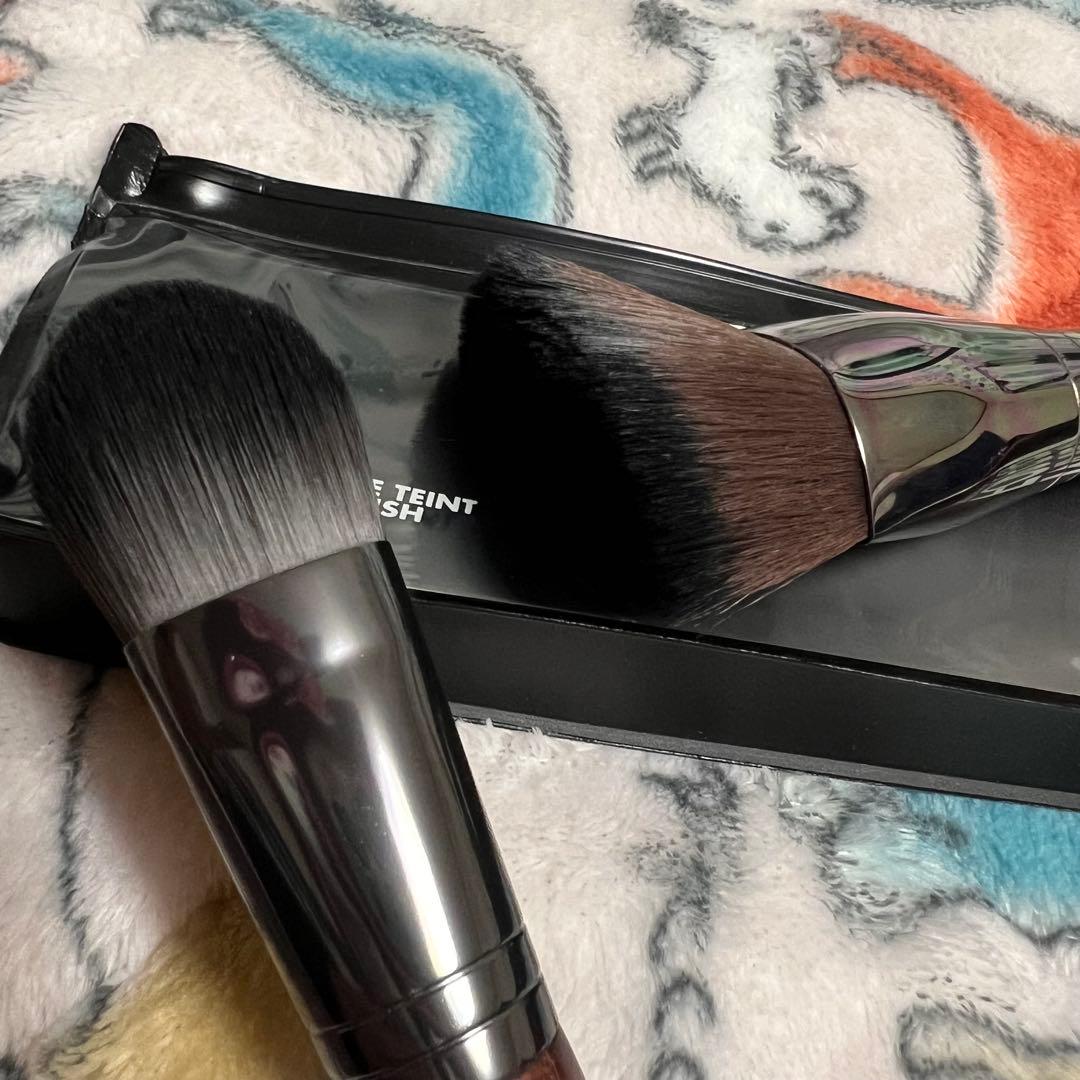 メイクアップフォーエバー　ブラシ2本セット　ケース付き