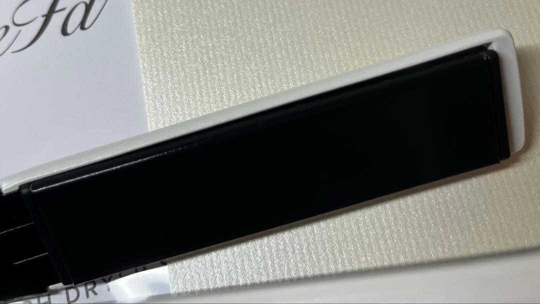 ReFa ストレートアイロン RE-AC02A リファ　半額