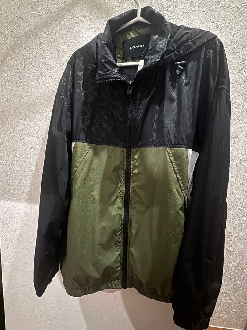 ち*ん様 (新品未使用)COACH カラーブロックウインドブレーカー