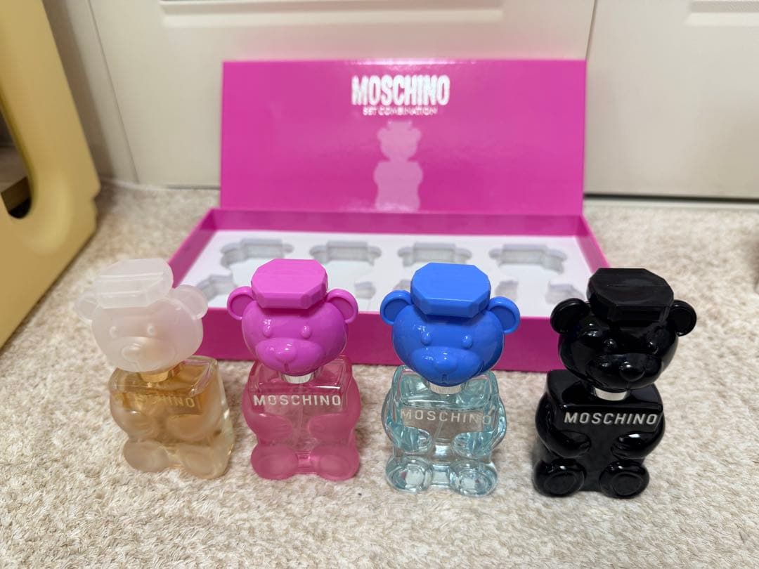 MOSCHINO 香水セット 4本セット