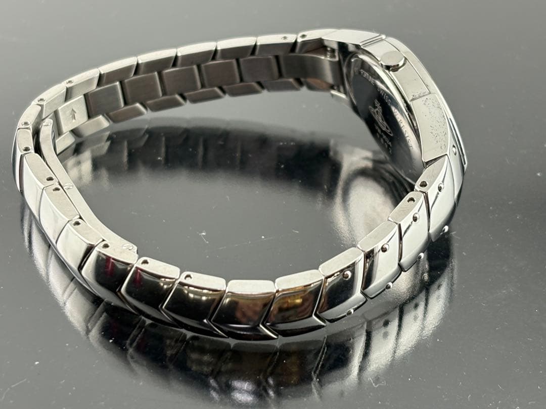 電池交換済み レディース ヴィヴィアンウエストウッド アーマーウォッチ動作品