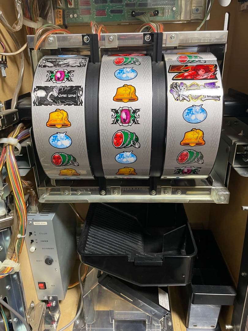 パチスロ実機　喰霊-零　自宅まで配送込み