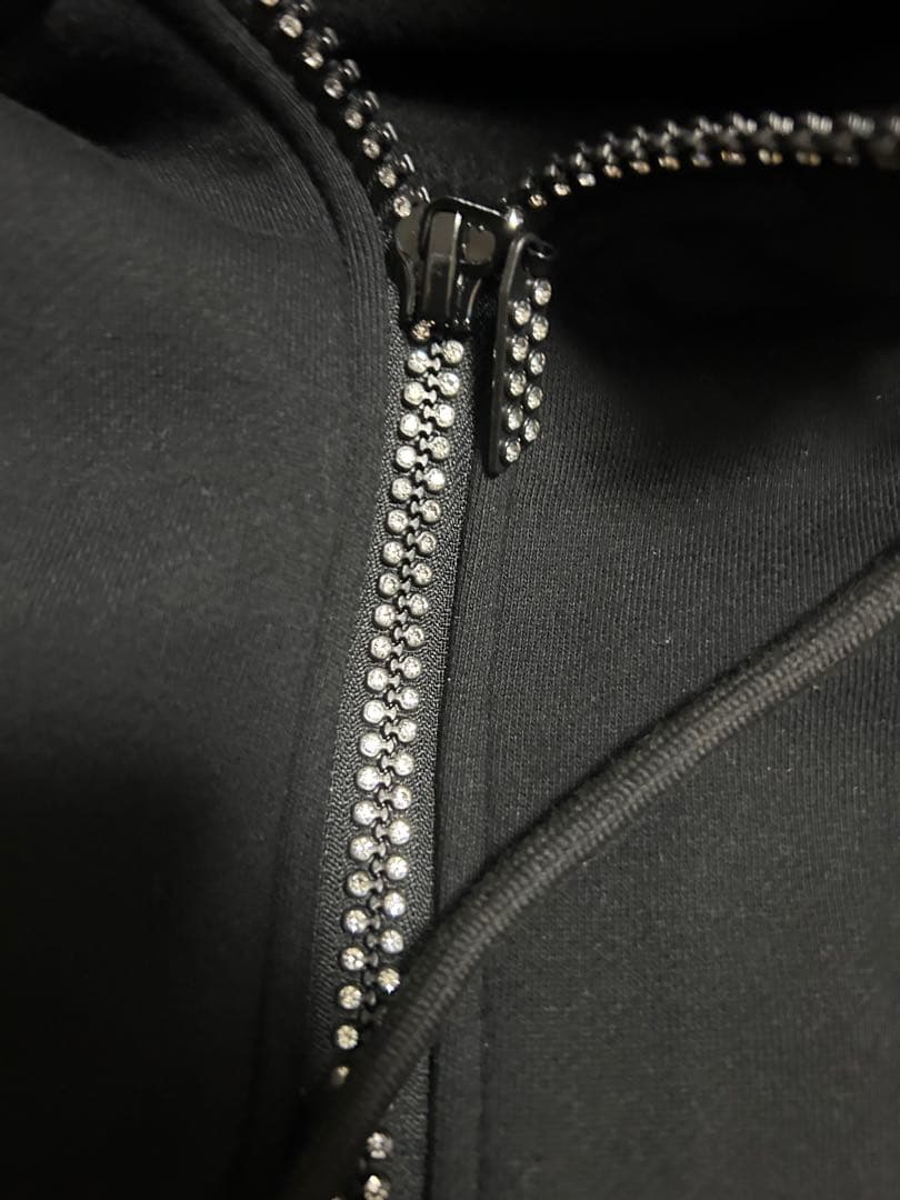 MoBB ストーン装飾パーカー