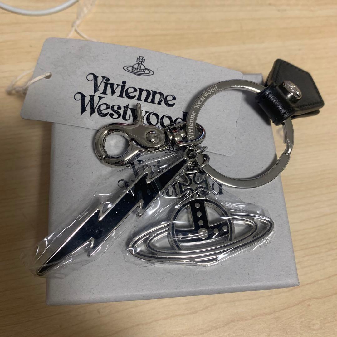 Vivienne Westwood ライトニング ボルト オーブ キーリング