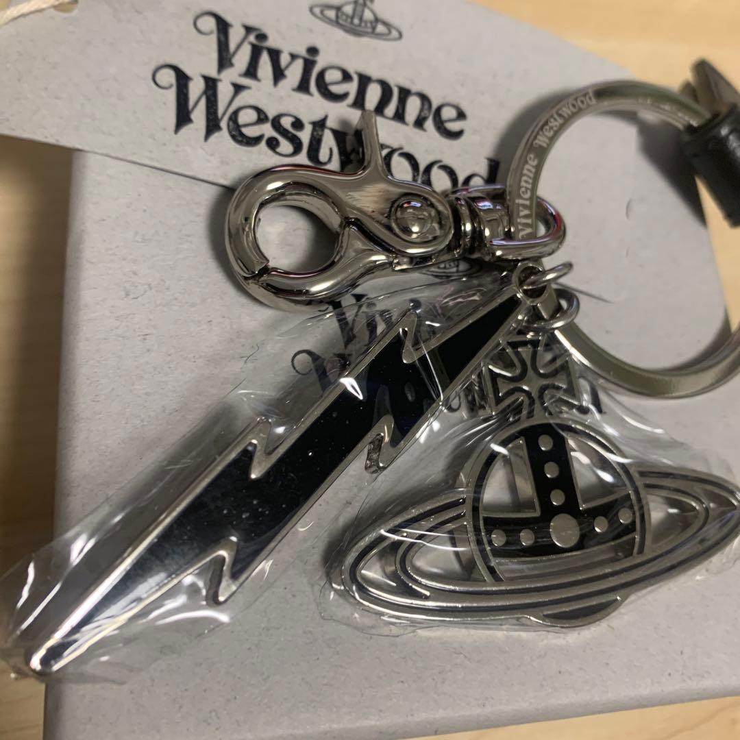 Vivienne Westwood ライトニング ボルト オーブ キーリング
