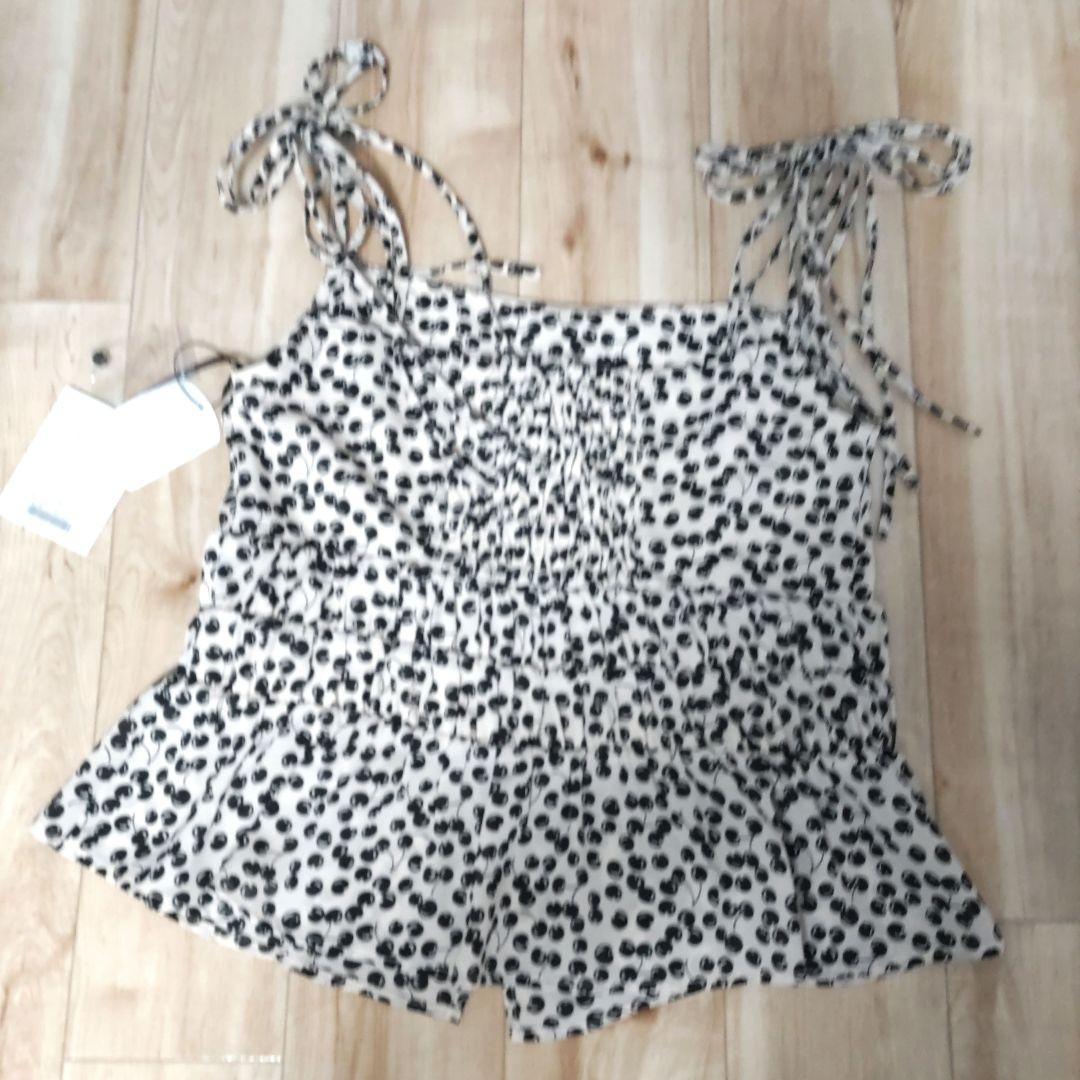 新品☆herlipto Cherry Pattern Strap Top S