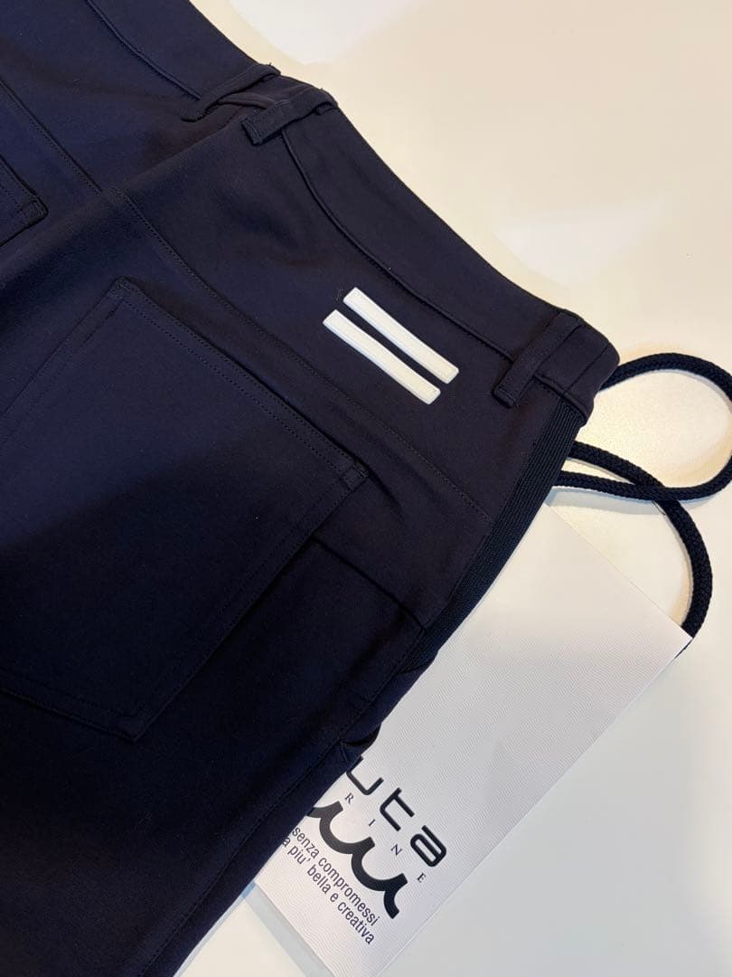 ムータマリン　濃紺メンズパンツ　Mサイズ　新品未使用