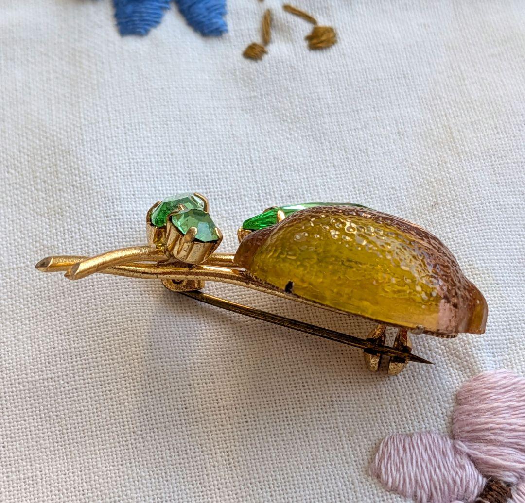 【訳あり】AUSTRIA製 フルーツガラス レモン ブローチ ヴィンテージ
