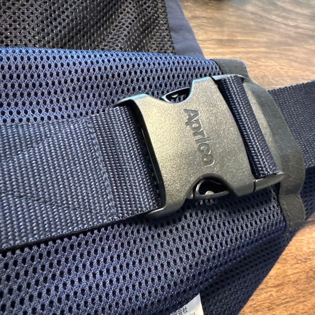 【美品】Aprica ラクリス 抱っこ紐 ネイビー 新生児からOK！