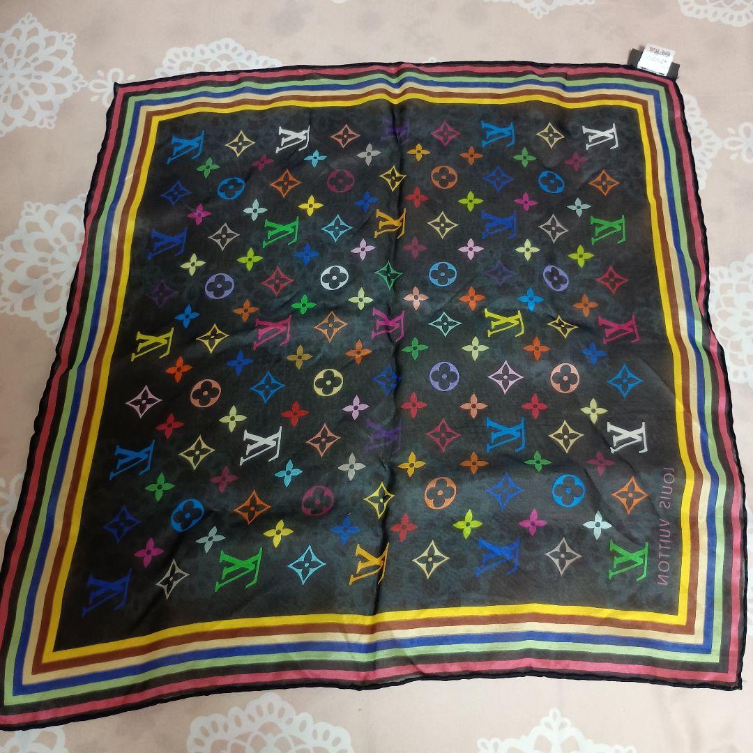 ルイヴィトン　モノグラムハンカチスカーフ　シルク100%LOUISVUITTON