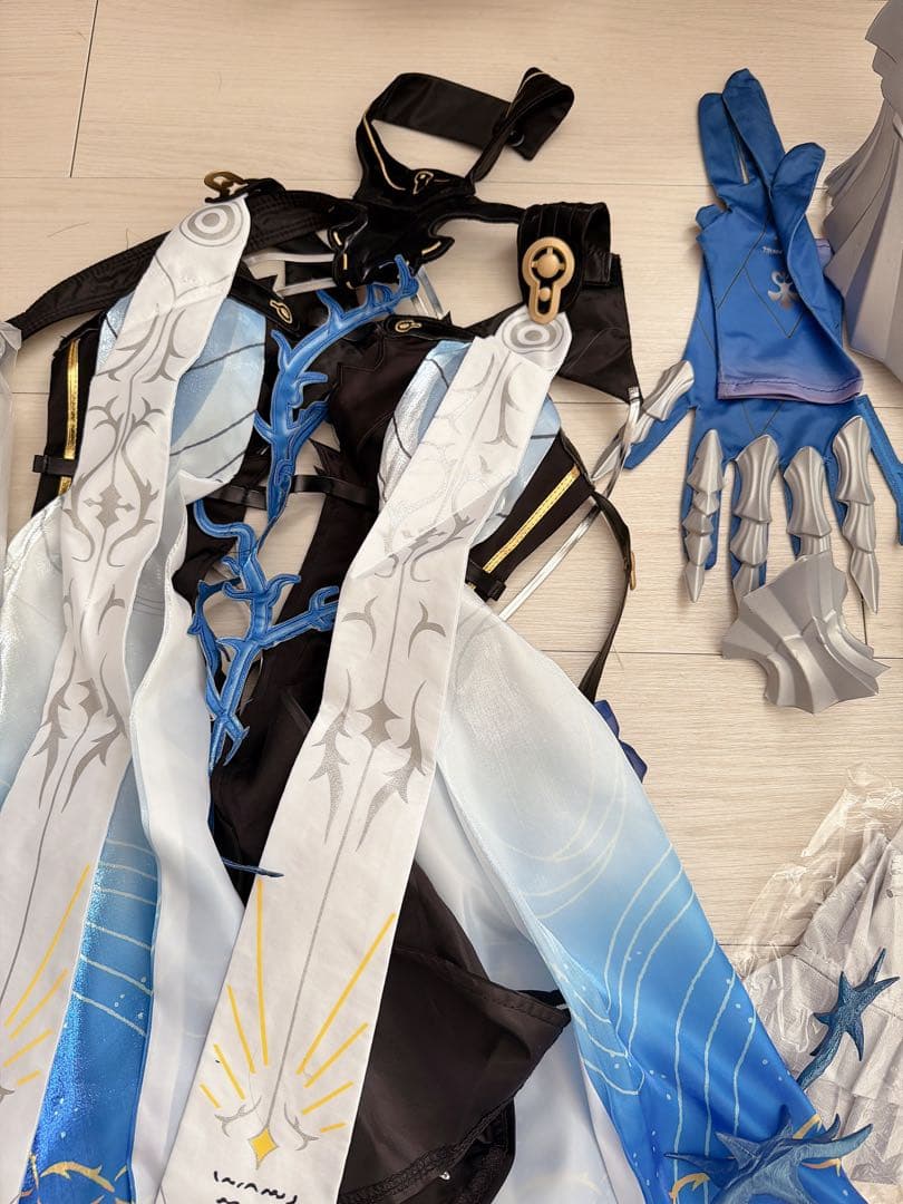 フルールドリス　鳴潮　コスプレ