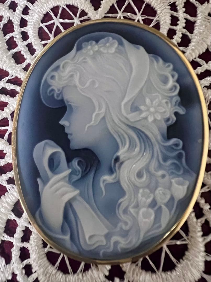 カメオペンダントトップ兼ブローチ　3.5✖️4.5 18K 作家サイン有り