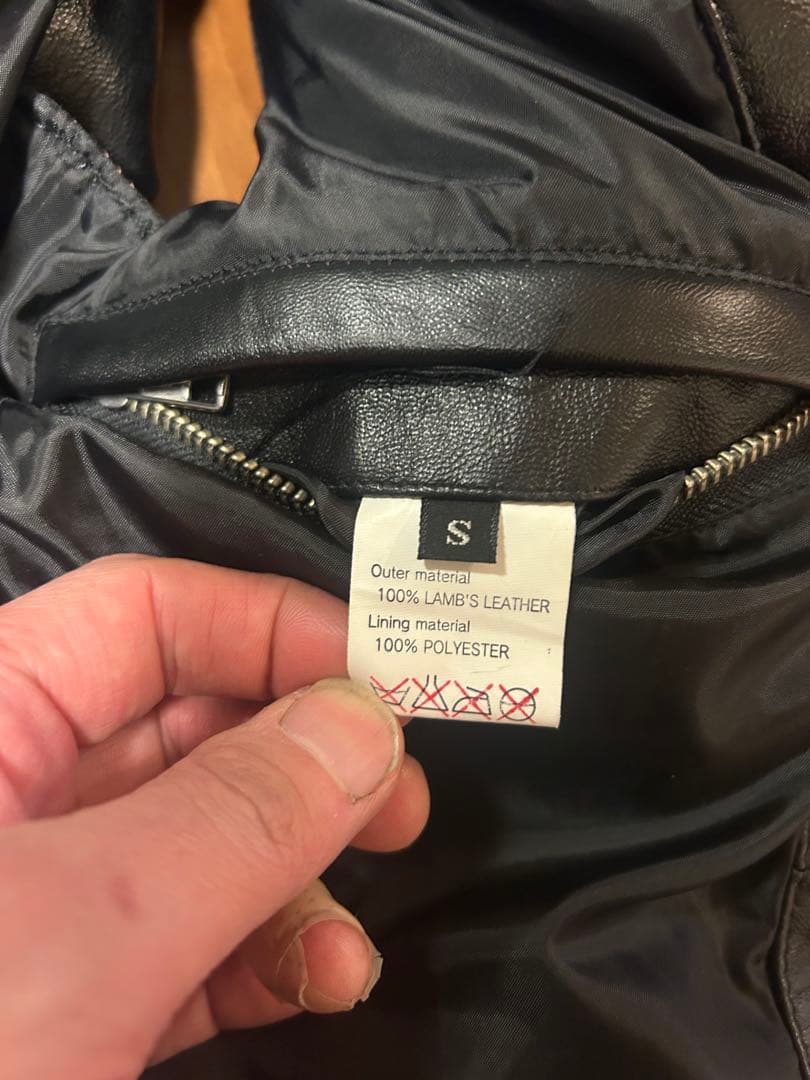 レザーダウンベスト