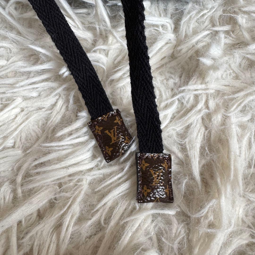 美品　ルイヴィトン　パーカー　モノグラム　ロゴプリント　ブラック　XSサイズ