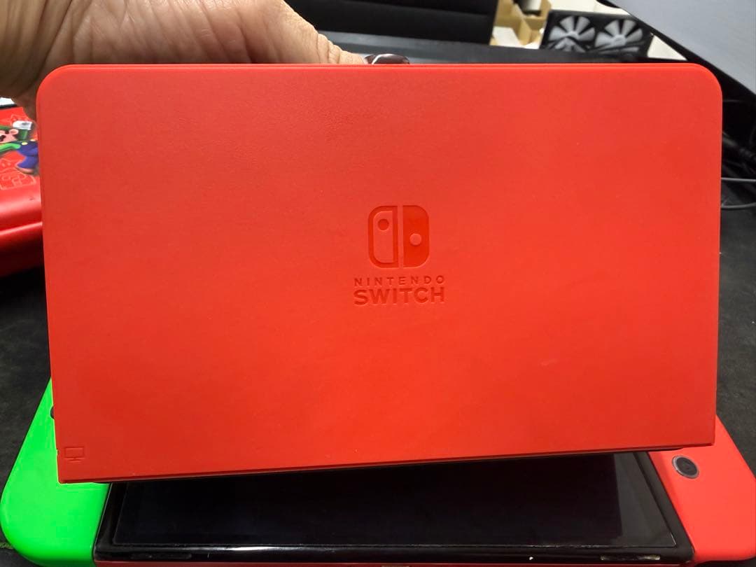 Nintendo Switch 赤/緑 スーパーマリオケース付き