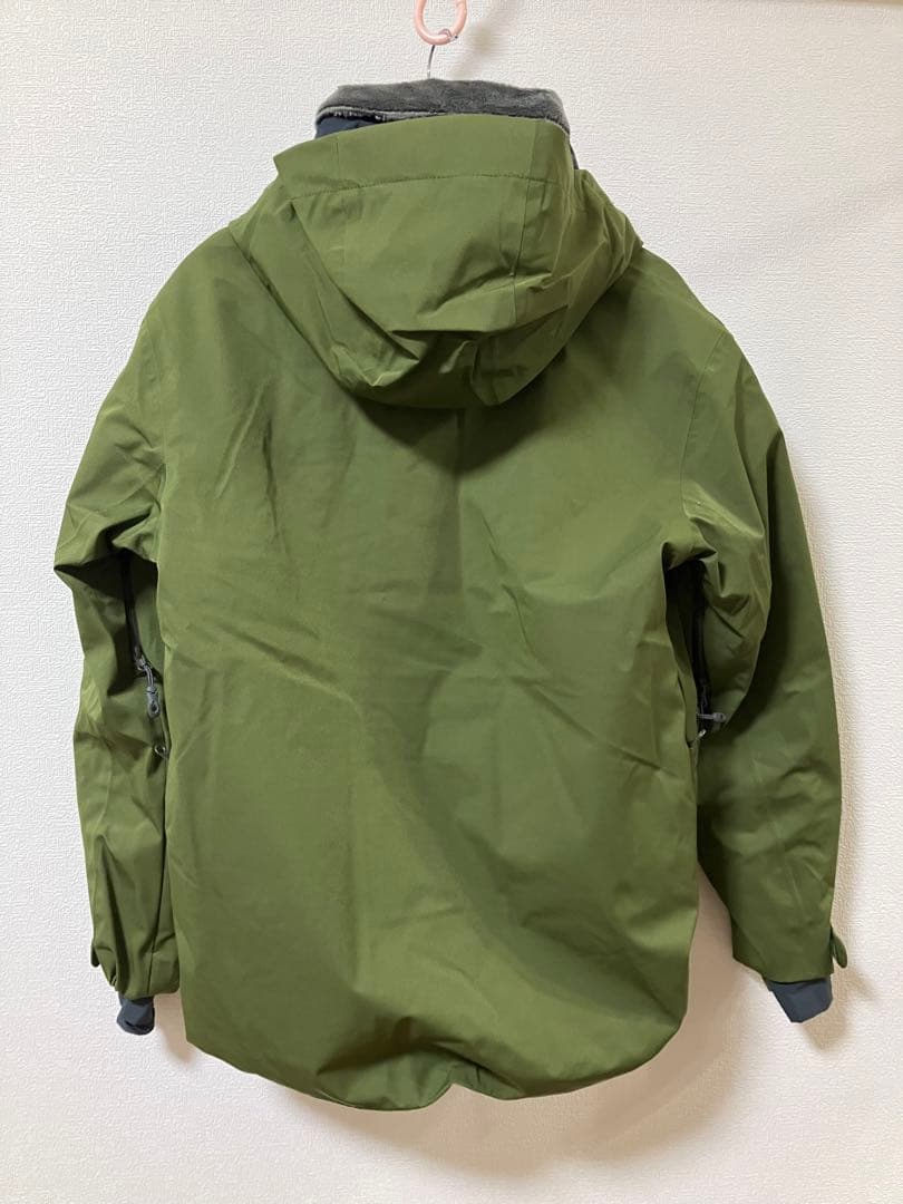 スノーボードジャケット