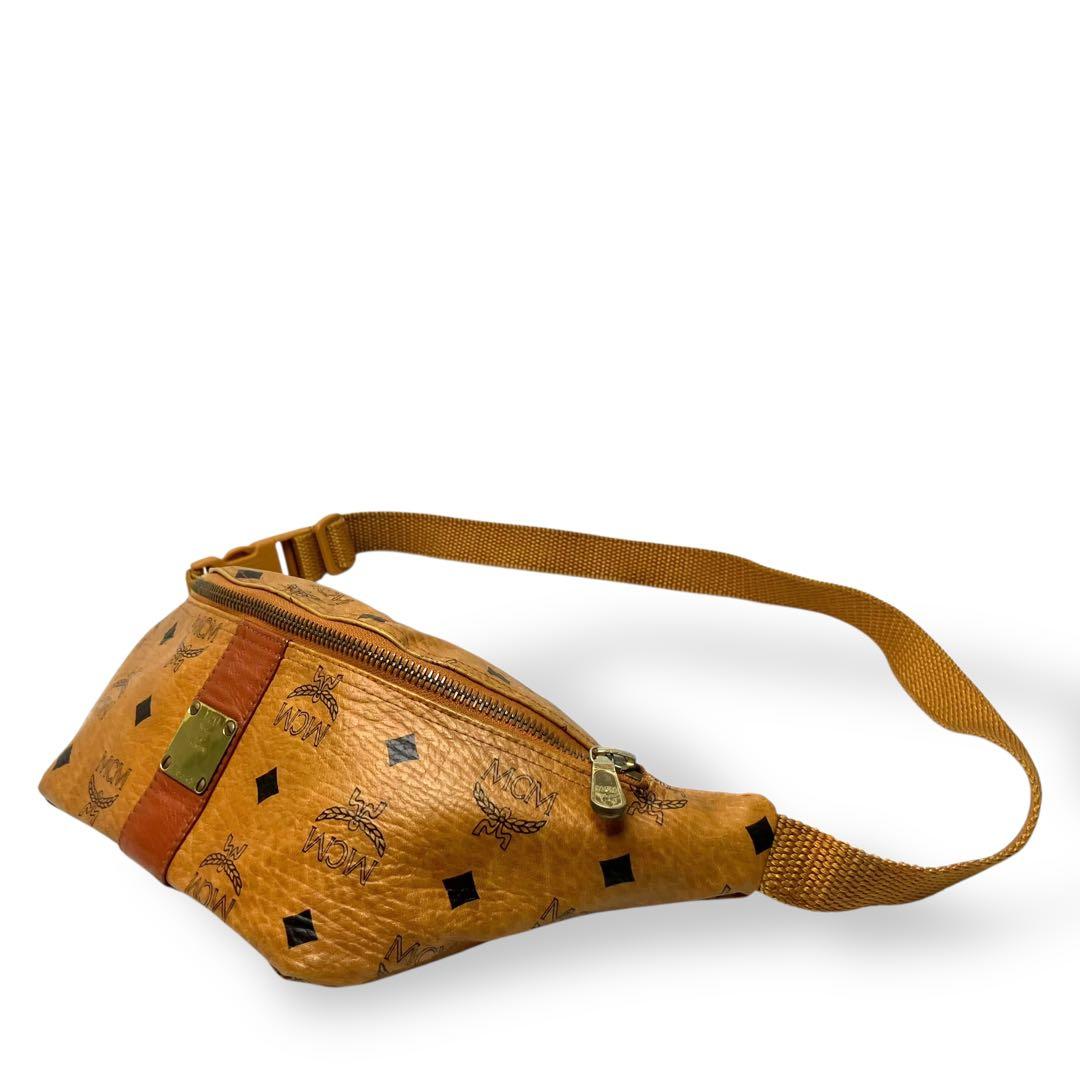 【美品】MCM エムシーエム　ボディバッグ　レザー　ヴィセトス柄　コニャック