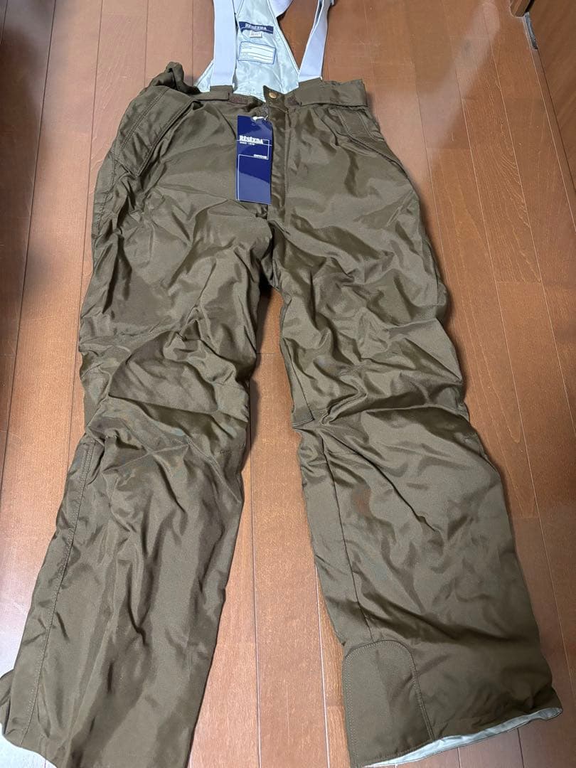 新品　スノボーウェア上下セット160センチ（おまけ付き）