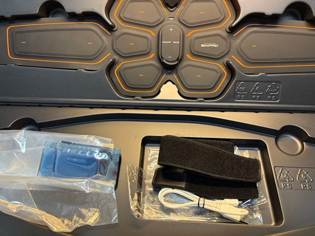 【極上美品】アブズベルト 新品パッド付　SIXPAD