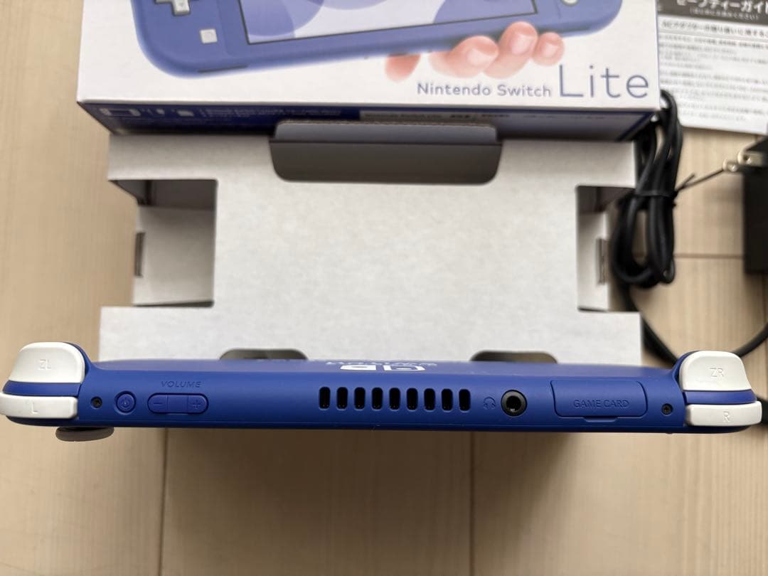 Nintendo Switch Lite ブルー　スイッチライト