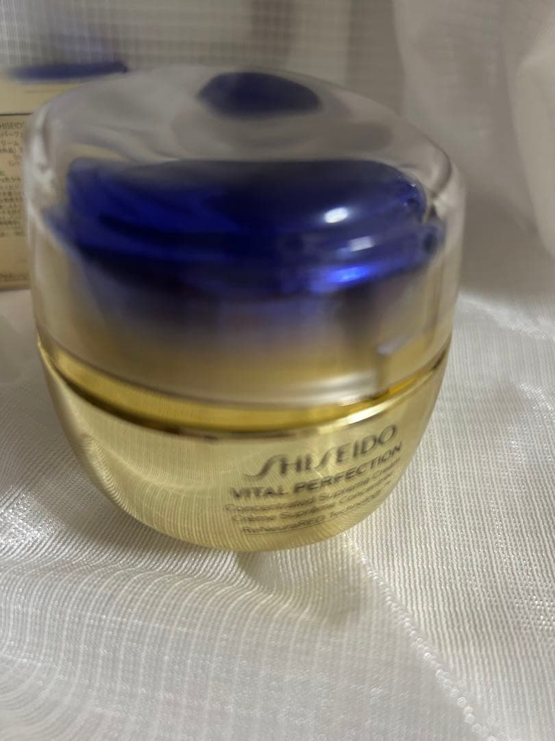 SHISEIDO バイタルパーフェクションシュプリームクリームコンセントレート