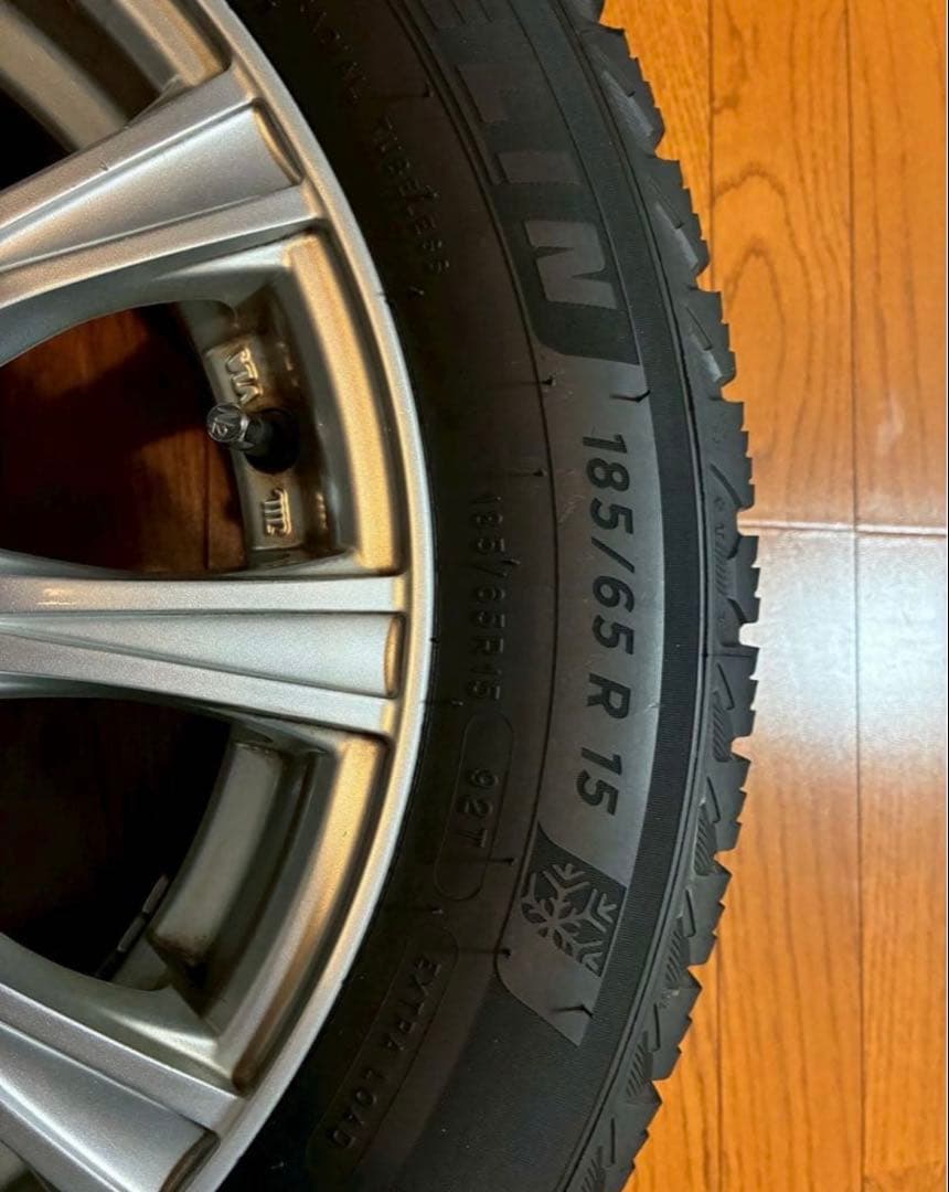 専用　　スタッドレスタイヤ