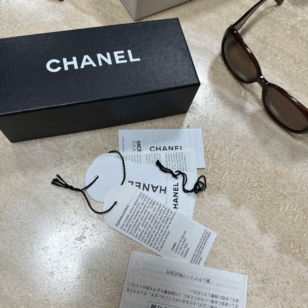 CHANEL フラワーモチーフ サングラス