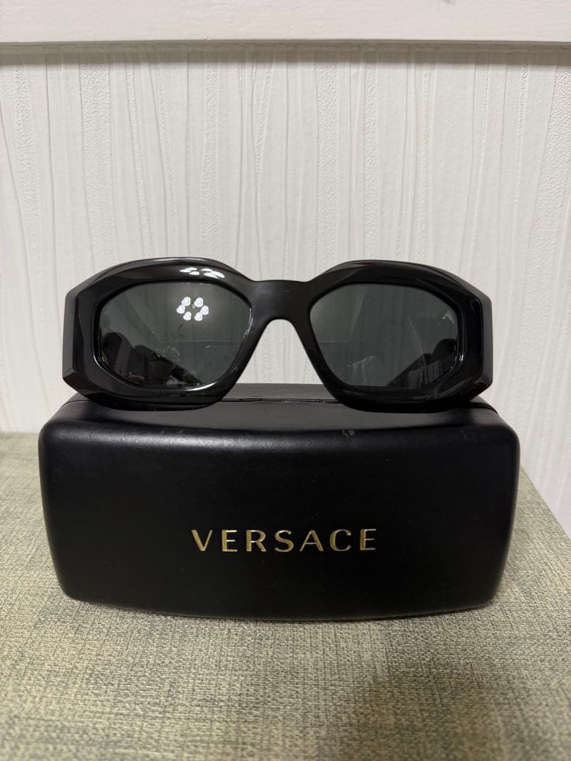 VERSACE ブラック サングラス ケース付き