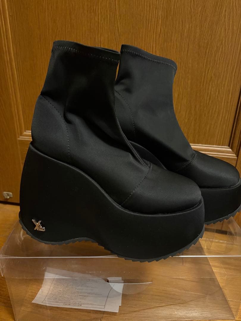 靴 TOKYO BLACK PLATFORM SHORT BOOTS YELLO