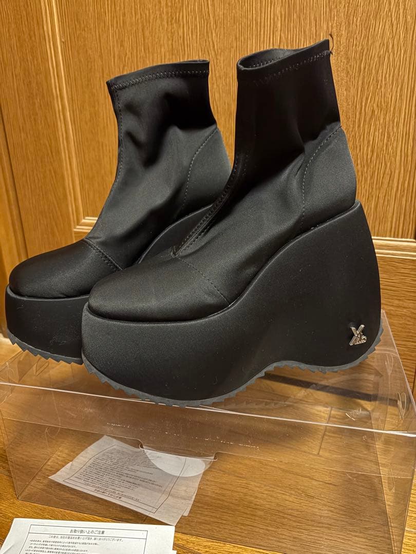 靴 TOKYO BLACK PLATFORM SHORT BOOTS YELLO