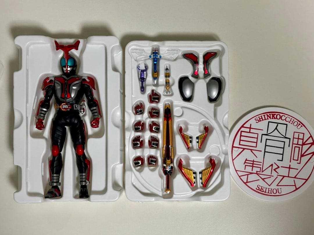 S.H.Figuarts 真骨彫　仮面ライダーカブト　ハイパーフォーム10th