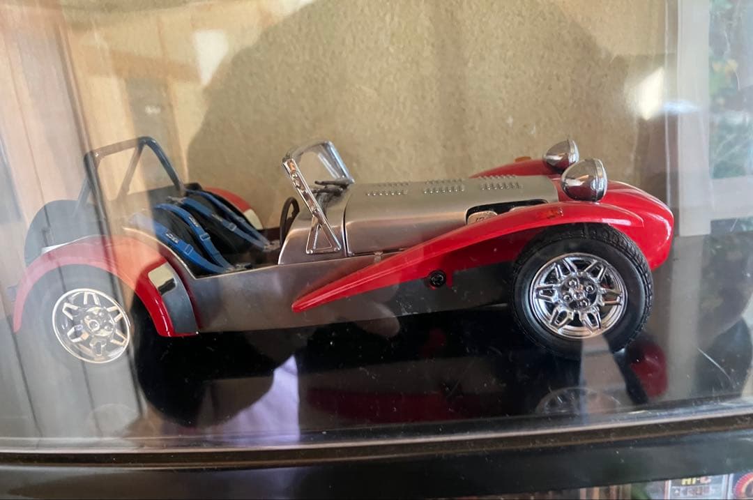 京商1/18CATERHAM SUPER SEVEN ミニカーレッド/シルバー