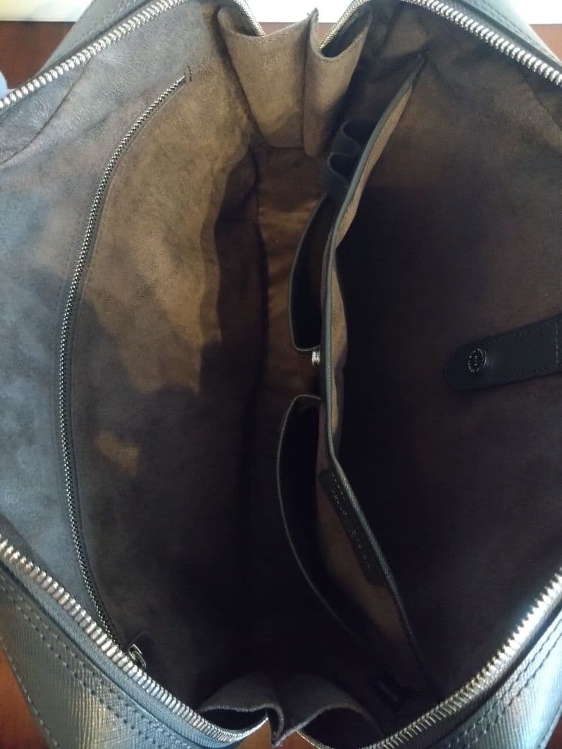 【値下げ中】ペッレモルビダ　ブリーフバッグ　キャピターノ