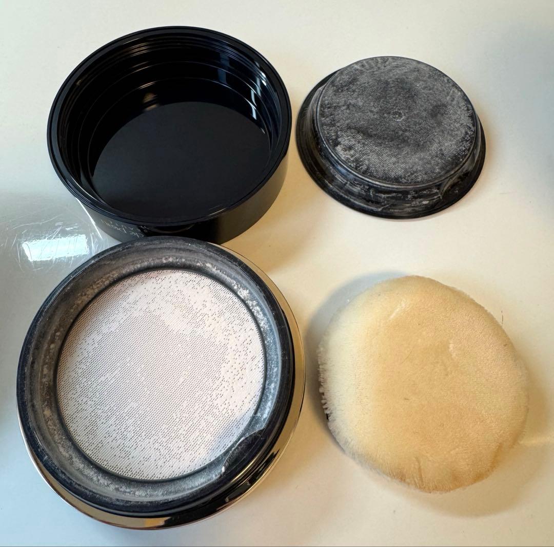 クレドポーボーテ　プードルトランスパラント 1 ライト　フェイスパウダー