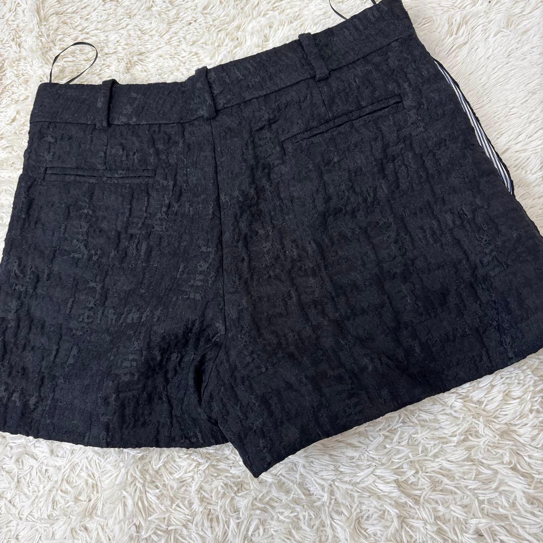 ことりショートパンツM 黒　ジャガード　シルク混　ゴールド金具