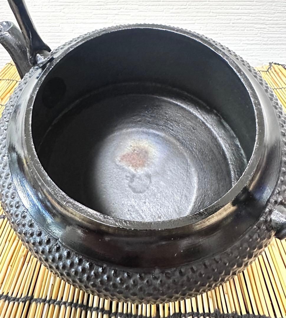 未使用品　成龍堂鋳造所 伝統工芸士 及川　齋（齋峰)造　１８型アラレ　南部鉄瓶