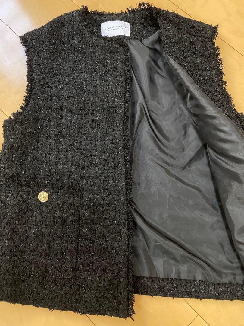 【お値下げ】UNITEDARROWS ツイードジレ　金ボタン ブラック