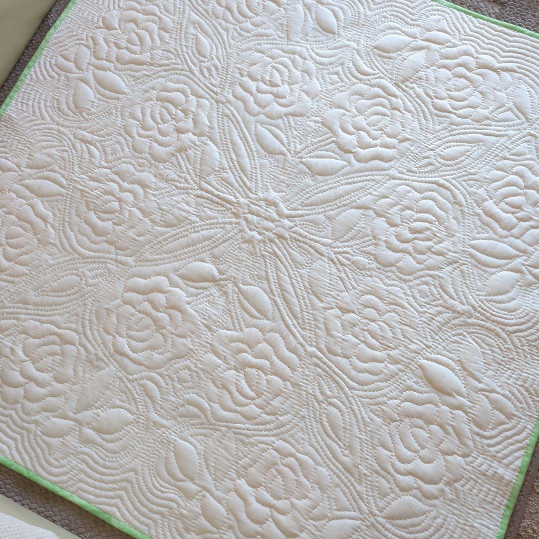 ハワイアンキルトタペストリー　なないろ