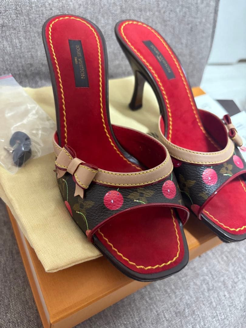 ルイヴィトン 村上隆 コラボ　モノグラムチェリー ミュール　さくらんぼ