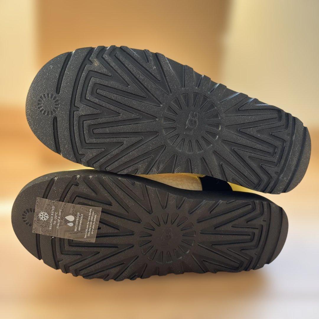 UGG クリアボア・レインブーツ　サイズUSA7