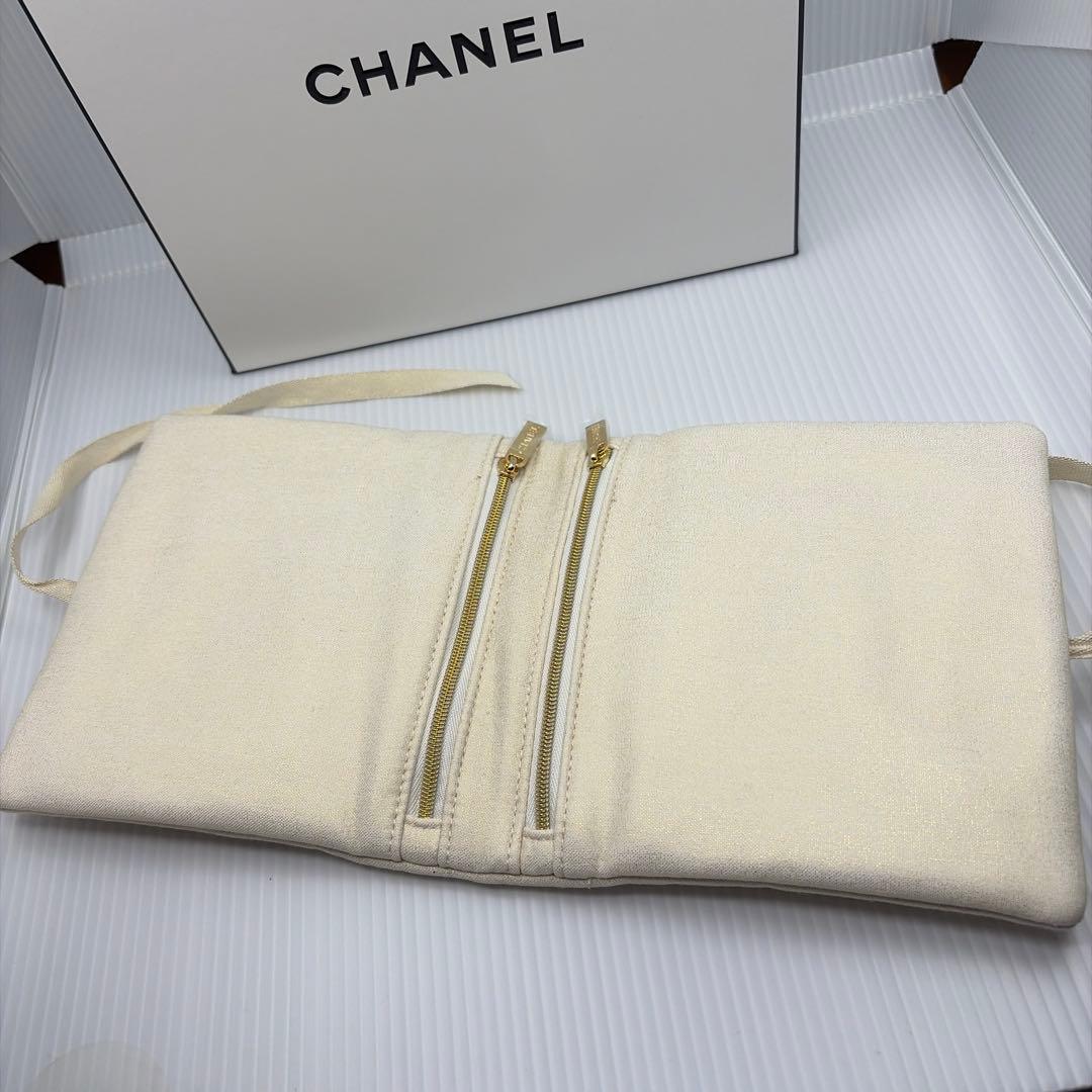CHANEL ココマドモアゼルシ-クレットルックコフレボーチ付き
