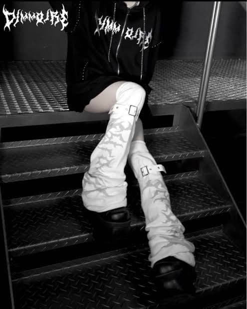 dimmoir BIGロゴニーハイレッグウォーマー white