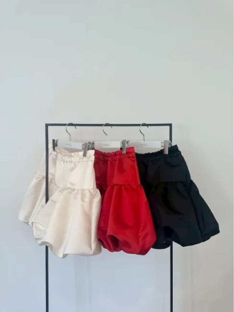 【新品未使用タグ付き】rosymonster ダックバルーンショートパンツ　白