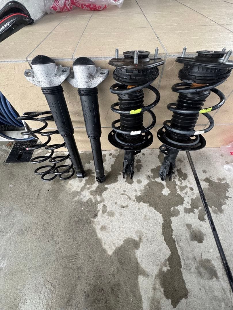 S*i様 プリウス50前期用サスペンションキット 一式 車両用 黒