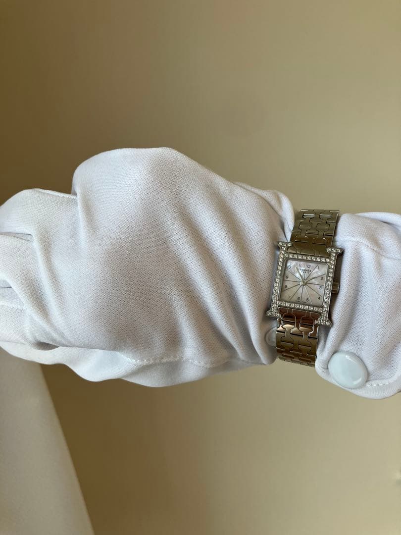 雑貨ショップ【HERMES】エルメス Hウォッチ ベゼルダイヤ　ピンク