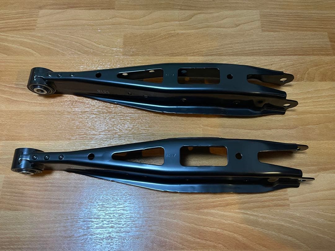 STI ラテラルリンクリア（未使用品）