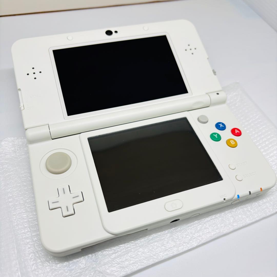2454【ほぼ新品】Newニンテンドー3DS きせかえプレート ホワイト