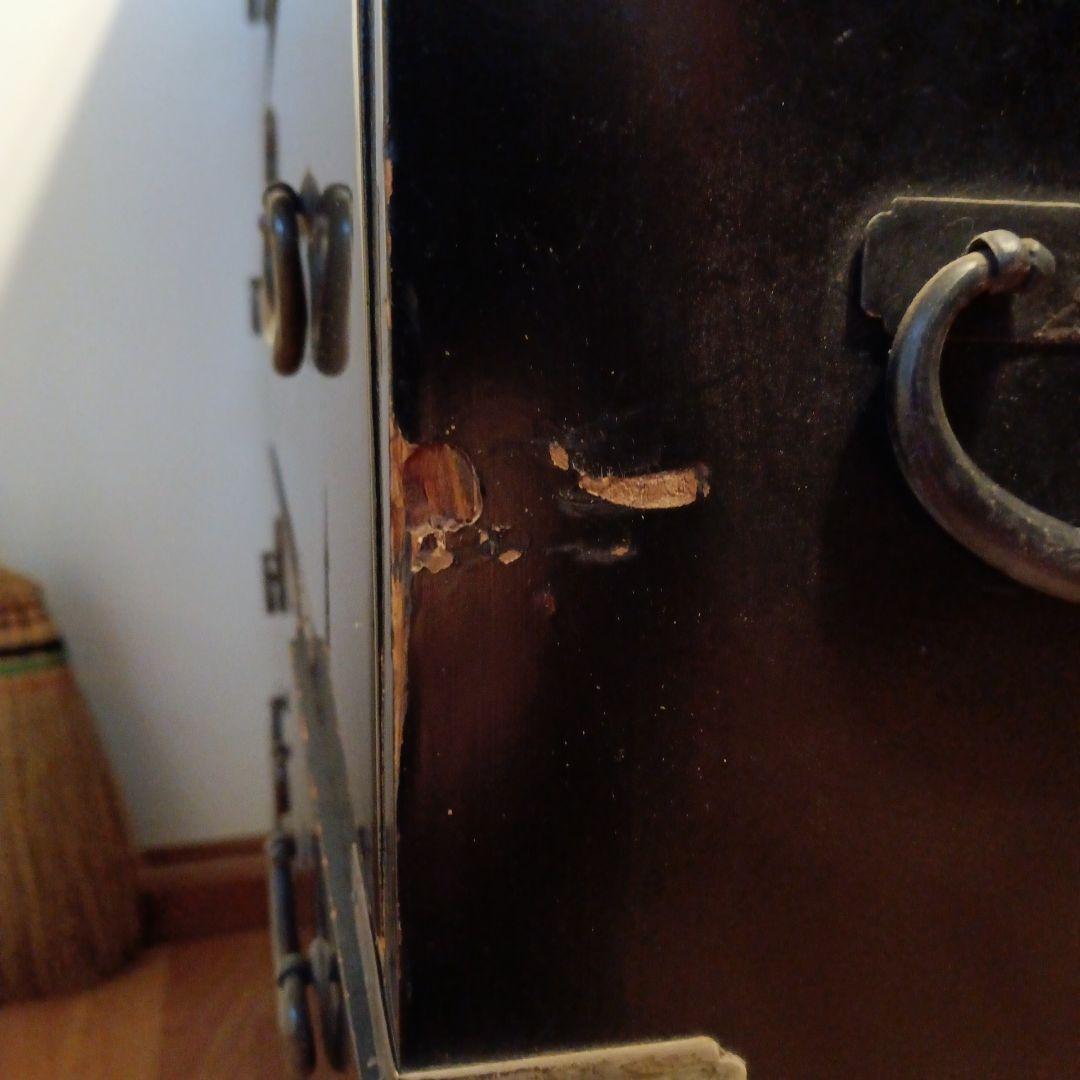 渋い箪笥です。